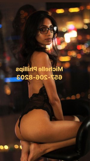 Ellyana ts live escorts & erotic massage